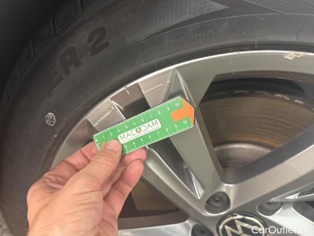  Volkswagen  Tiguan VOLKSWAGEN  / 2020 / 5P / SUV 1.4 eHybrid 245 DSG6 R-Line Exclusive #11