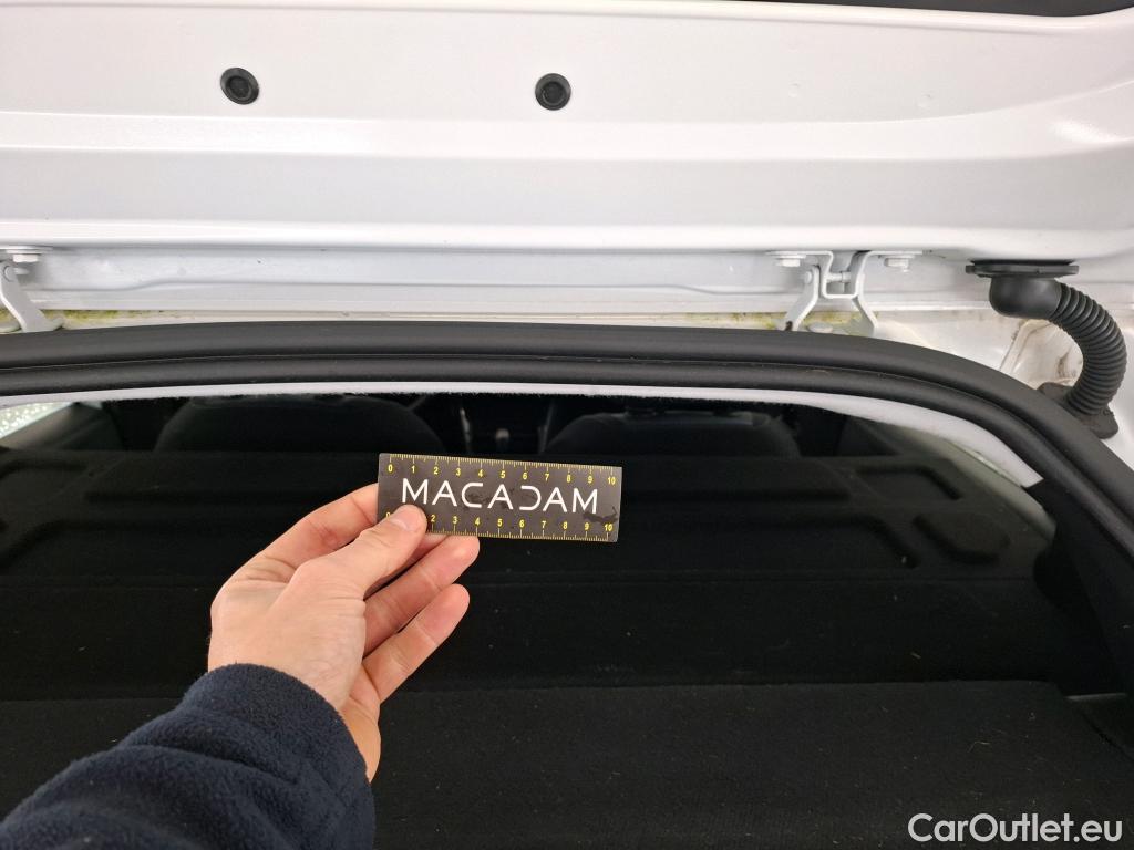  Peugeot  208  Premium 1.2 PureTech 75CV BVM5 E6d #24