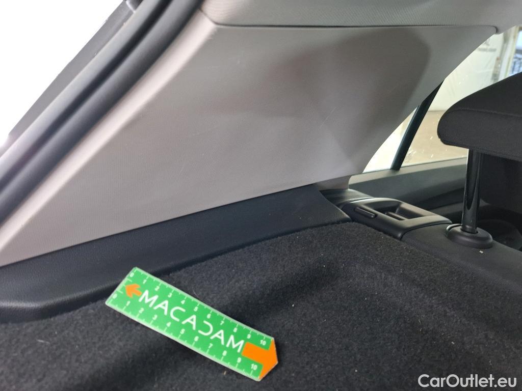  Volkswagen  Golf  VOLKSWAGEN / 2020 / 5P / Berline 2.0 TDI SCR 150 DSG7 Life Busi 1st #25