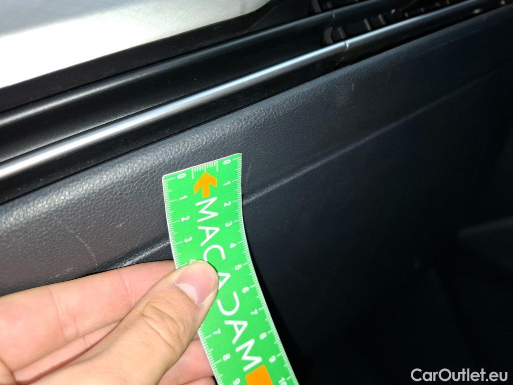  Volkswagen  Golf  VOLKSWAGEN / 2020 / 5P / Berline 2.0 TDI SCR 150 DSG7 Life Busi 1st #22