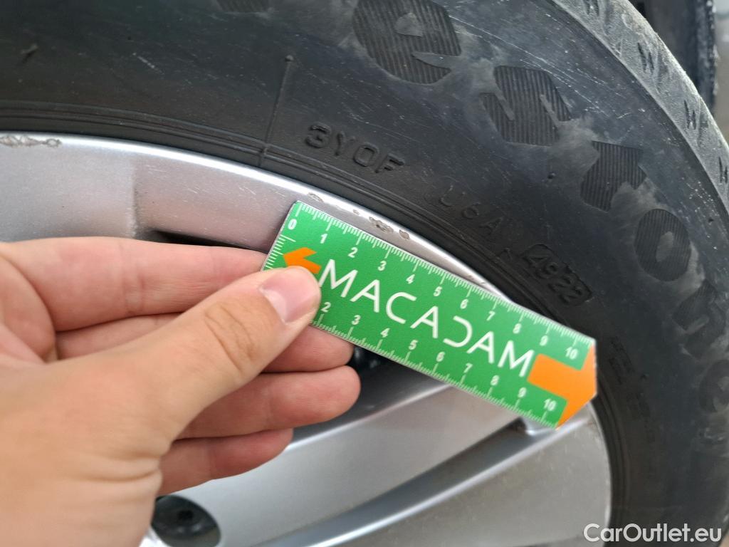  Volkswagen  Golf  VOLKSWAGEN / 2020 / 5P / Berline 2.0 TDI SCR 150 DSG7 Life Busi 1st #17