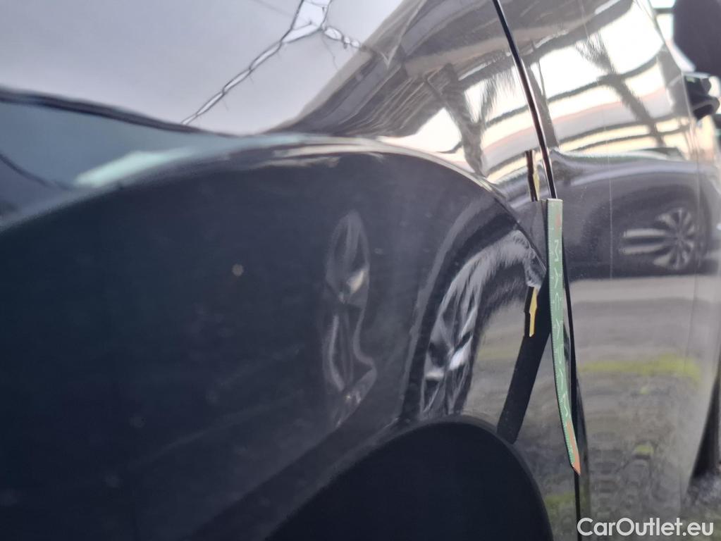  Volkswagen  Golf  VOLKSWAGEN / 2020 / 5P / Berline 2.0 TDI SCR 150 DSG7 Life Busi 1st #36