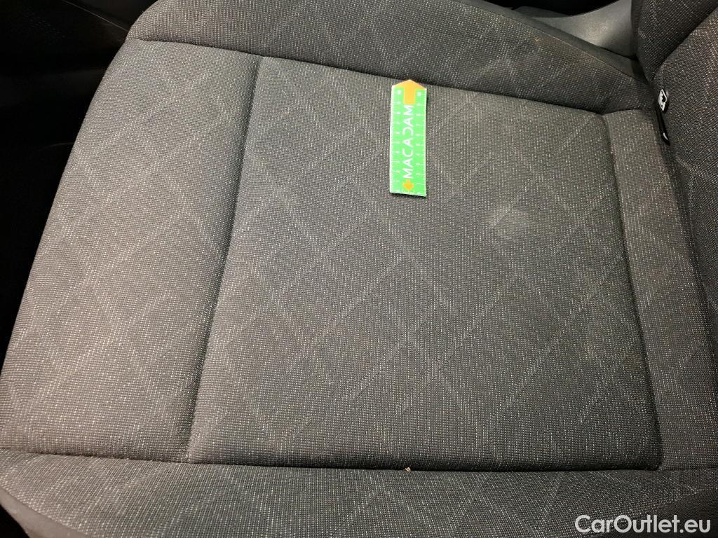  Volkswagen  Golf  VOLKSWAGEN / 2020 / 5P / Berline 2.0 TDI SCR 150 DSG7 Life Busi 1st #29