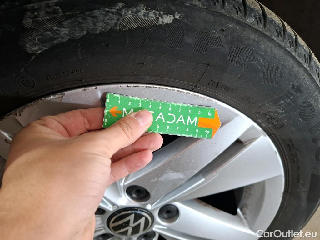  Volkswagen  Golf  VOLKSWAGEN / 2020 / 5P / Berline 2.0 TDI SCR 150 DSG7 Life Busi 1st #12