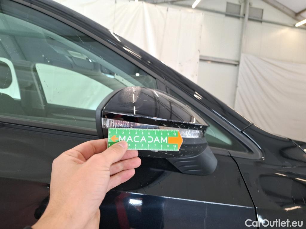  Volkswagen  Golf  VOLKSWAGEN / 2020 / 5P / Berline 2.0 TDI SCR 150 DSG7 Life Busi 1st #38