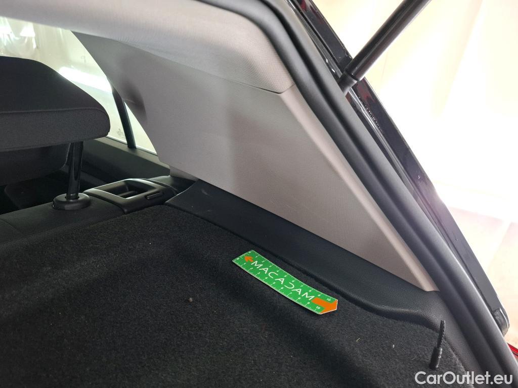  Volkswagen  Golf  VOLKSWAGEN / 2020 / 5P / Berline 2.0 TDI SCR 150 DSG7 Life Busi 1st #27