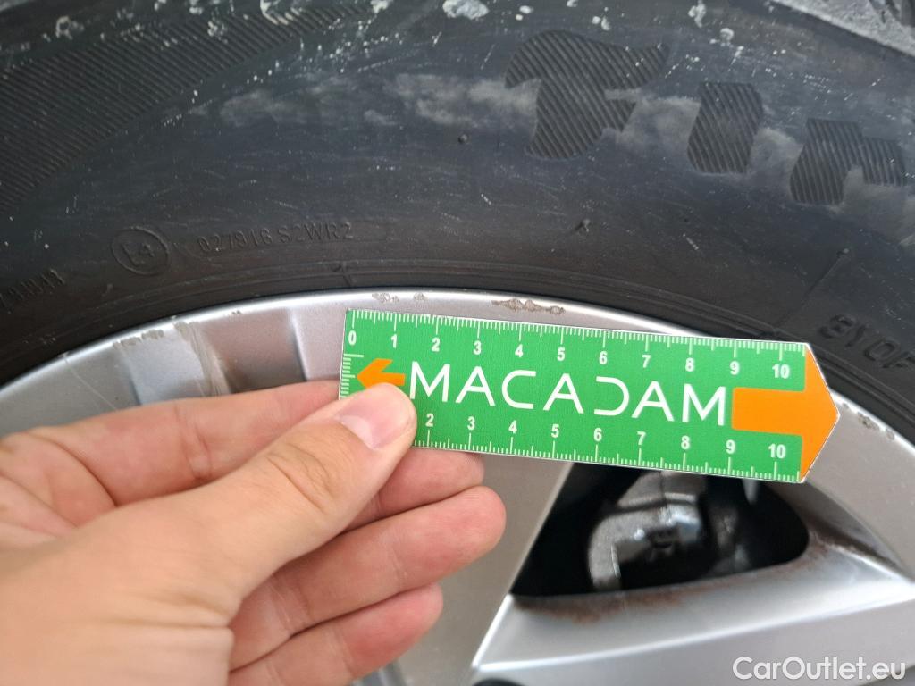  Volkswagen  Golf  VOLKSWAGEN / 2020 / 5P / Berline 2.0 TDI SCR 150 DSG7 Life Busi 1st #16