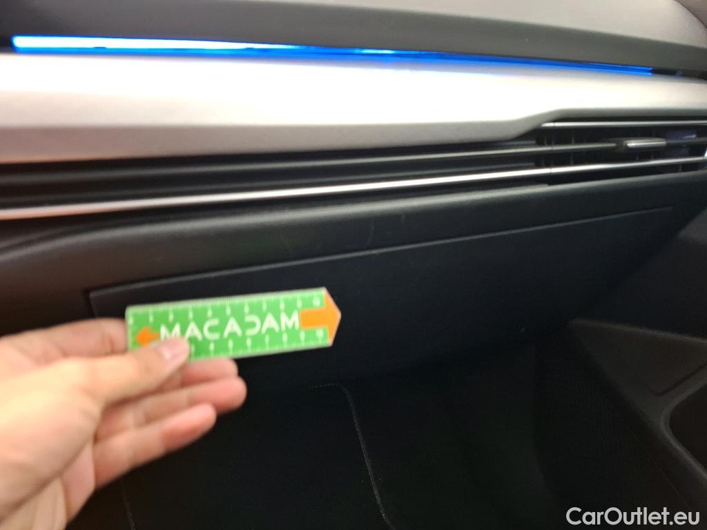  Volkswagen  Golf  VOLKSWAGEN / 2020 / 5P / Berline 2.0 TDI SCR 150 DSG7 Life Busi 1st #20