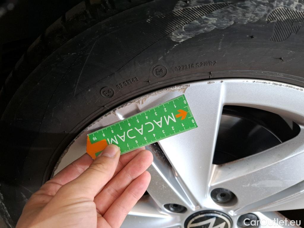  Volkswagen  Golf  VOLKSWAGEN / 2020 / 5P / Berline 2.0 TDI SCR 150 DSG7 Life Busi 1st #11