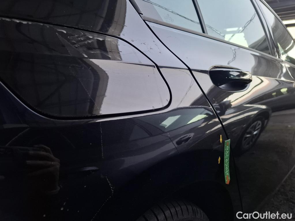  Volkswagen  Golf  VOLKSWAGEN / 2020 / 5P / Berline 2.0 TDI SCR 150 DSG7 Life Busi 1st #37