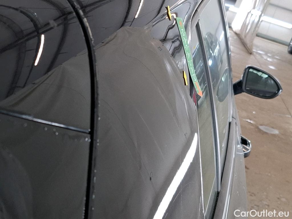  Volkswagen  Golf  VOLKSWAGEN / 2020 / 5P / Berline 2.0 TDI SCR 150 DSG7 Life Busi 1st #35