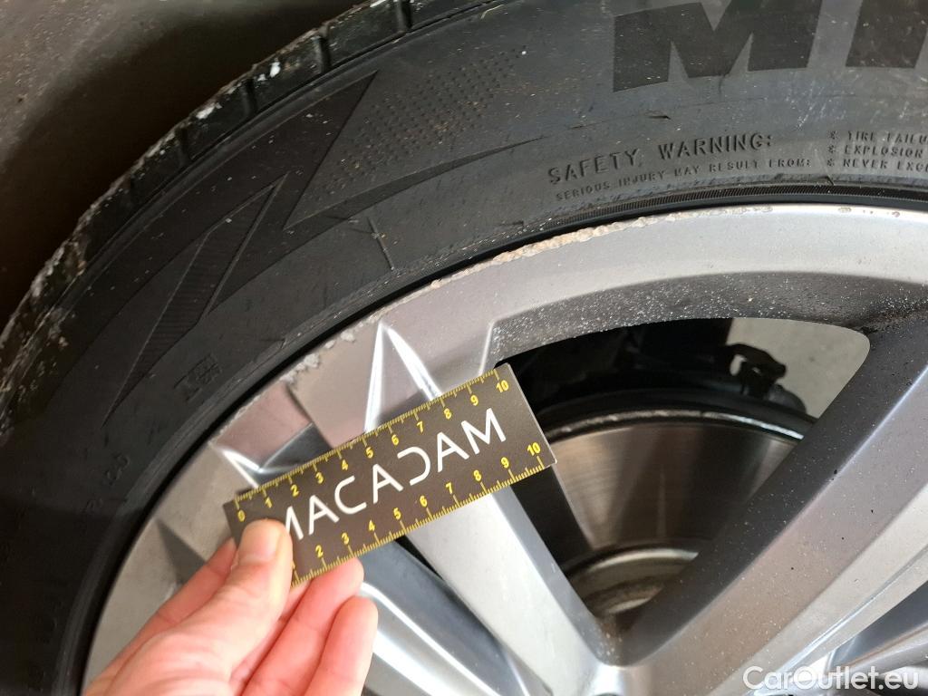  Volkswagen  Tiguan VOLKSWAGEN  / 2020 / 5P / SUV 2.0 TDI 150 DSG7 R-Line #23