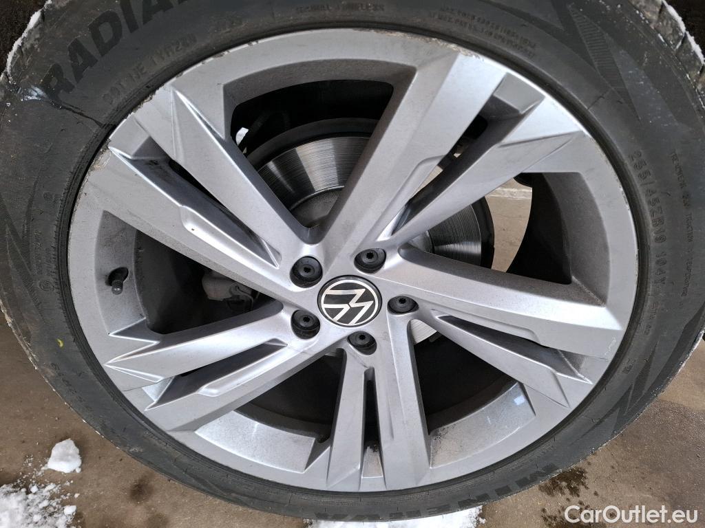  Volkswagen  Tiguan VOLKSWAGEN  / 2020 / 5P / SUV 2.0 TDI 150 DSG7 R-Line #16