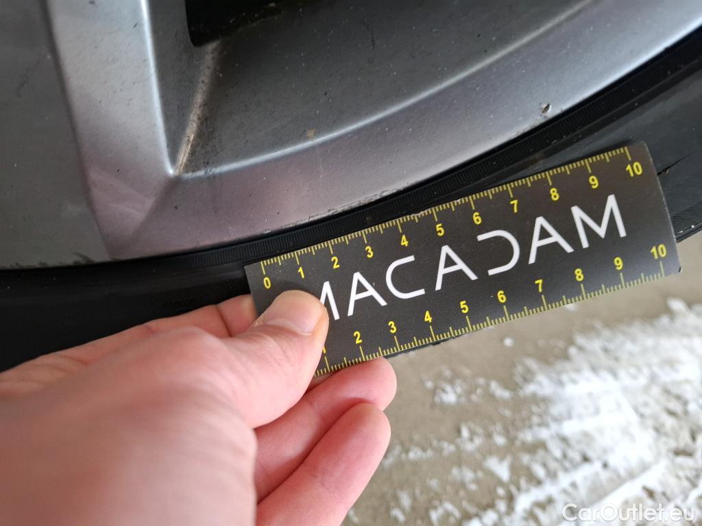  Volkswagen  Tiguan VOLKSWAGEN  / 2020 / 5P / SUV 2.0 TDI 150 DSG7 R-Line #24