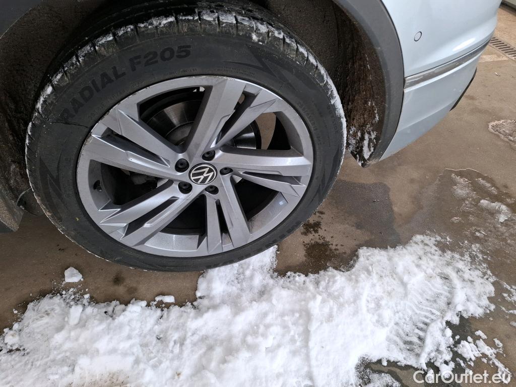  Volkswagen  Tiguan VOLKSWAGEN  / 2020 / 5P / SUV 2.0 TDI 150 DSG7 R-Line #15