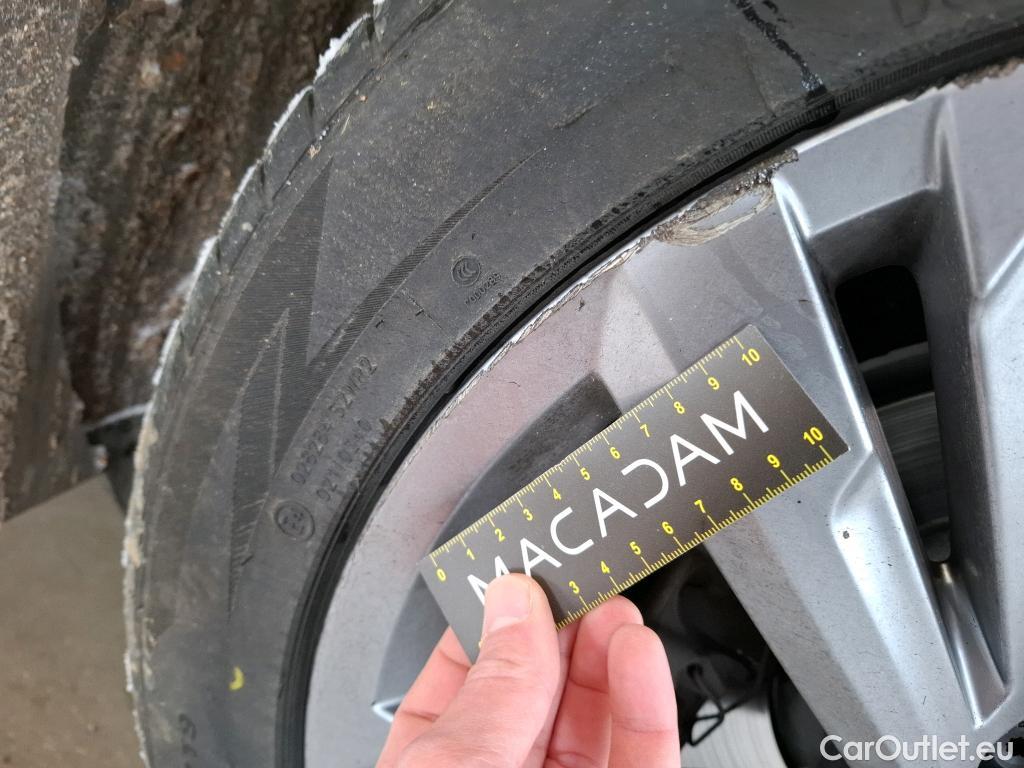  Volkswagen  Tiguan VOLKSWAGEN  / 2020 / 5P / SUV 2.0 TDI 150 DSG7 R-Line #19