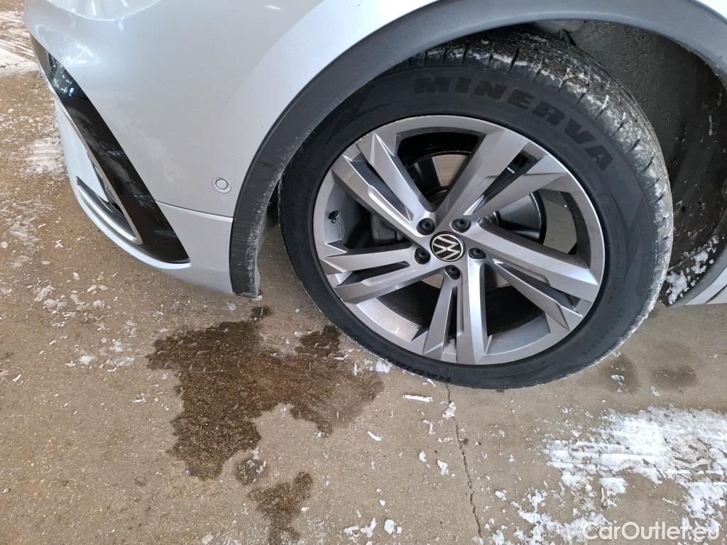  Volkswagen  Tiguan VOLKSWAGEN  / 2020 / 5P / SUV 2.0 TDI 150 DSG7 R-Line #21