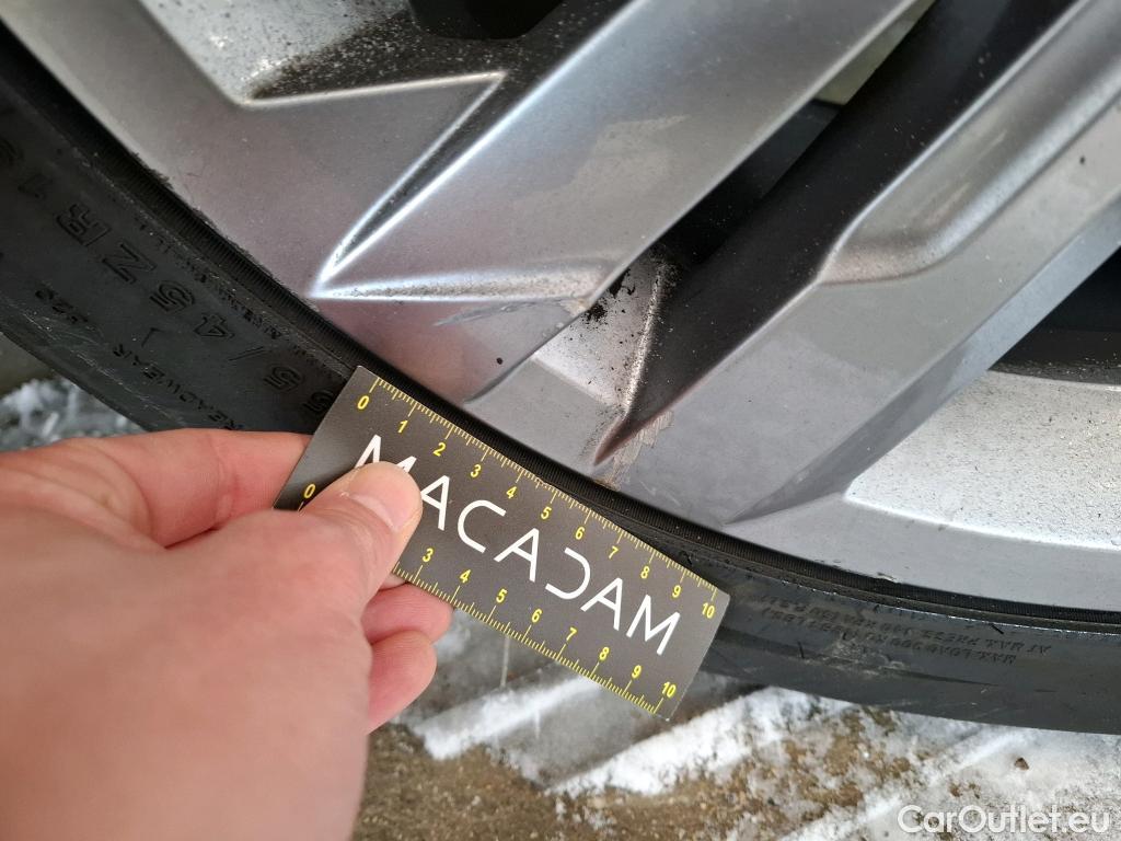  Volkswagen  Tiguan VOLKSWAGEN  / 2020 / 5P / SUV 2.0 TDI 150 DSG7 R-Line #31