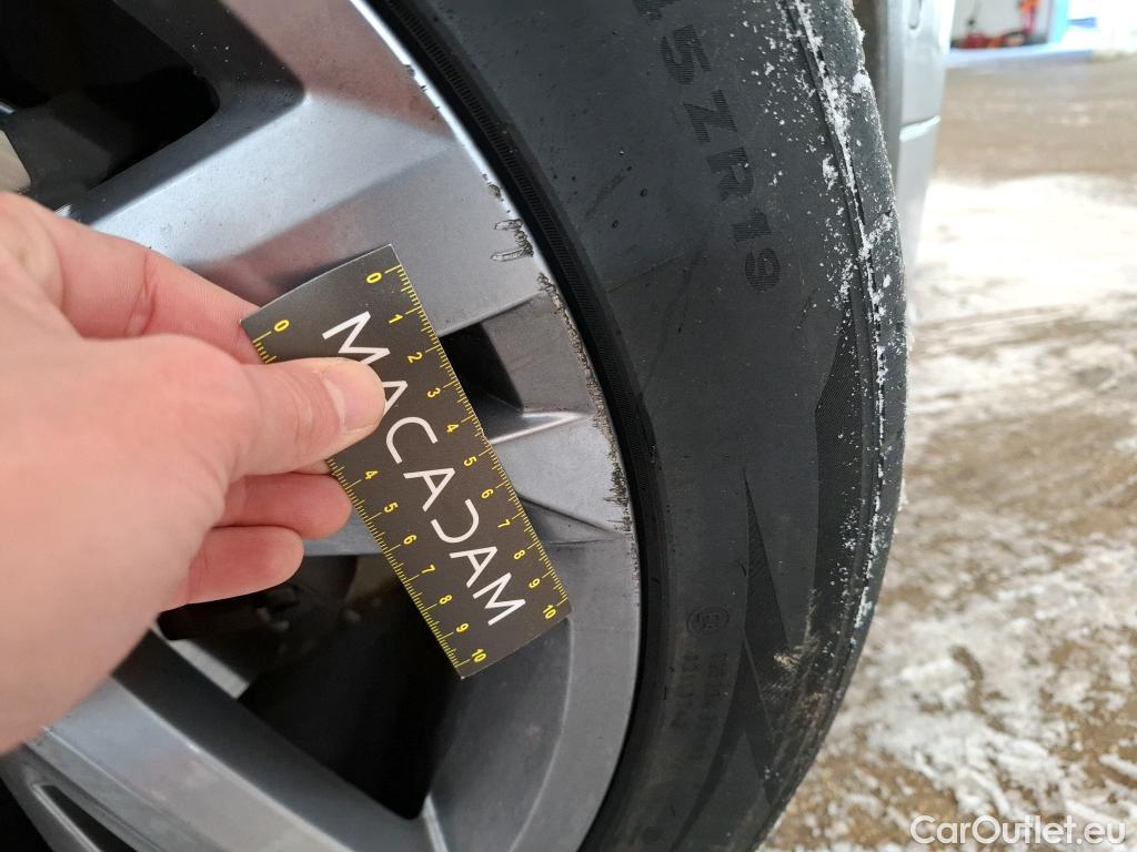  Volkswagen  Tiguan VOLKSWAGEN  / 2020 / 5P / SUV 2.0 TDI 150 DSG7 R-Line #30