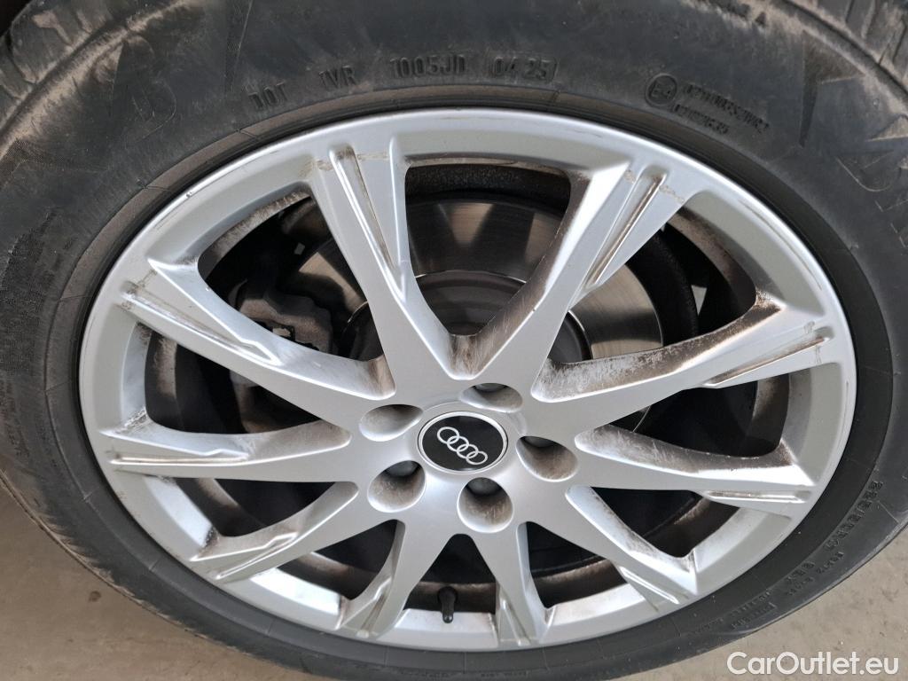  Audi  A4  Avant 30 TDI Business Line 2.0 TDI 135CV BVA7 E6d #19