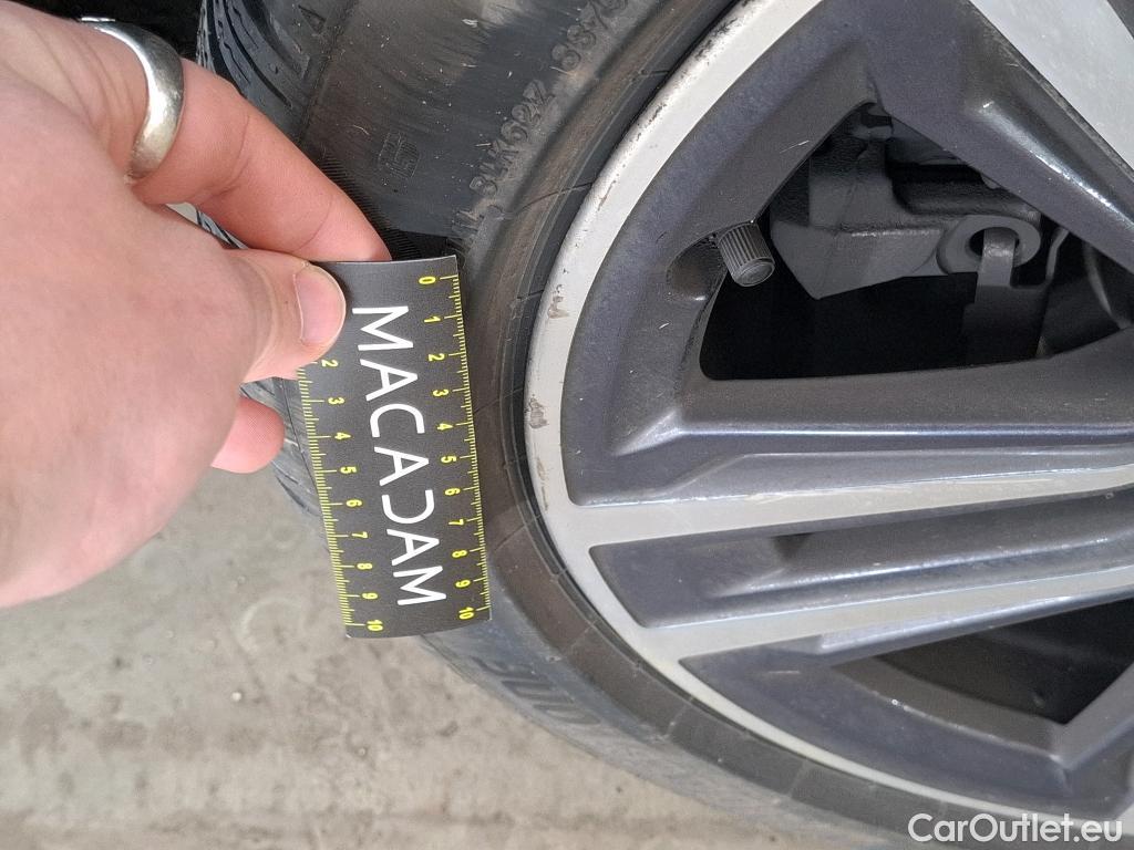  Bmw  Serie 2 BMW Série 2 Gran Coupé / 2019 / 4P / Berline 220D AUTO Business Design #8