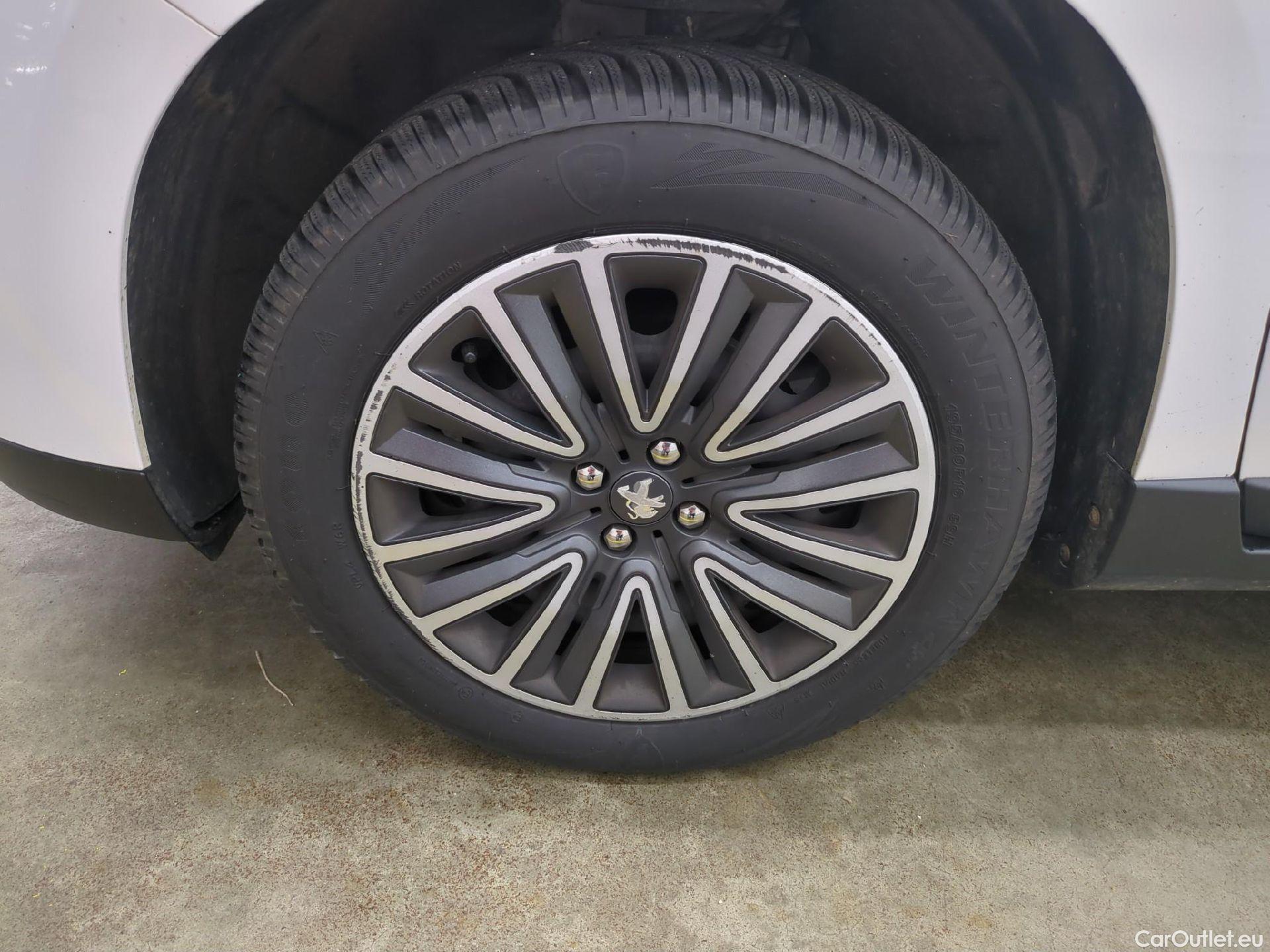  Peugeot  2008  Active Business 1.5 HDi 100CV BVM5 E6dT #1