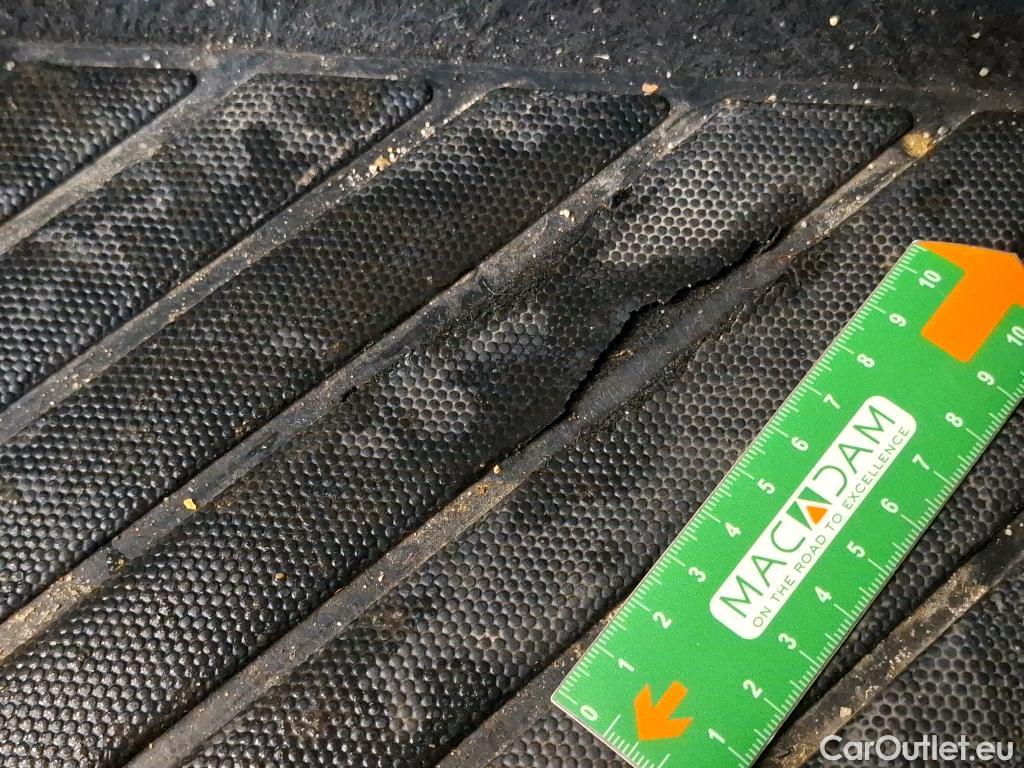  Peugeot  3008  Active Business 1.5 HDi 130CV BVA8 E6d #27