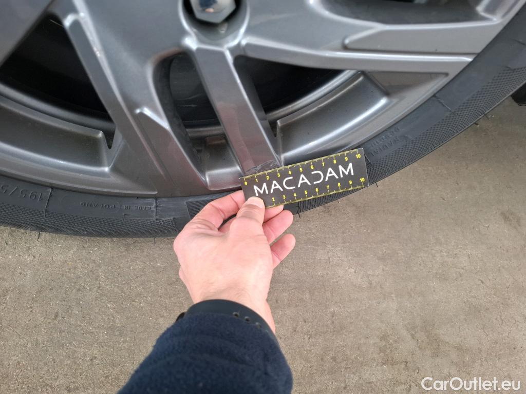  Peugeot  208  Active Pack 1.5 HDi 100CV BVM6 E6d #36