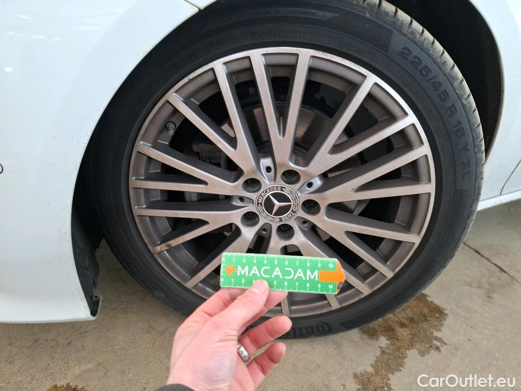  Mercedes  CLA-Klasse MERCEDES-BENZ CLA Shooting Brake / 2019 / 5P / Break CLA 200 d Business Line BA8 #48