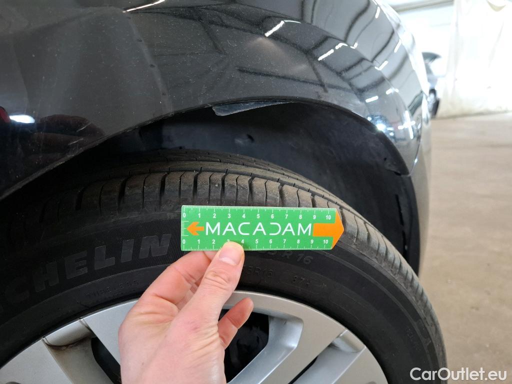  Renault  Clio  IV Business 1.5 dCi 90CV BVM5 E6 #21