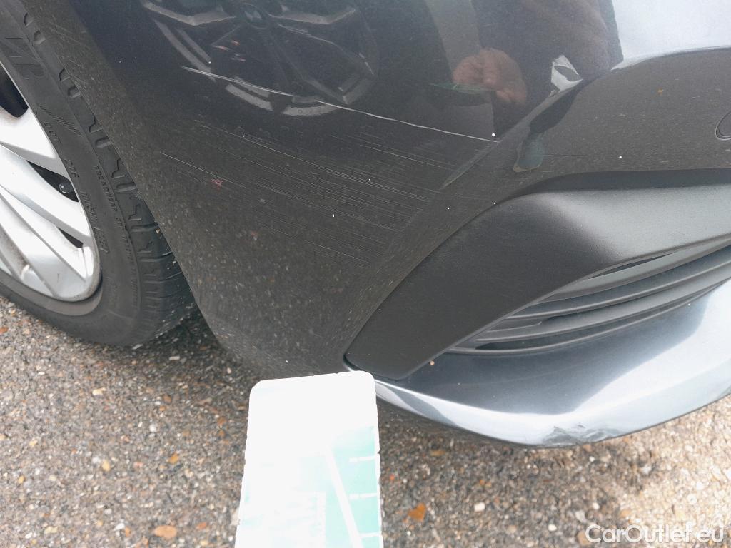  Bmw  Serie 1 BMW  / 2019 / 5P / berlina con portón 118i #16