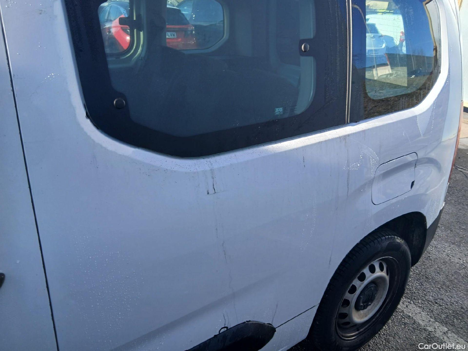  Citroen  Berlingo CITROEN  / 2018 / 4P / combi Talla M BlueHDi 100 S&S LIVE (IND) #12