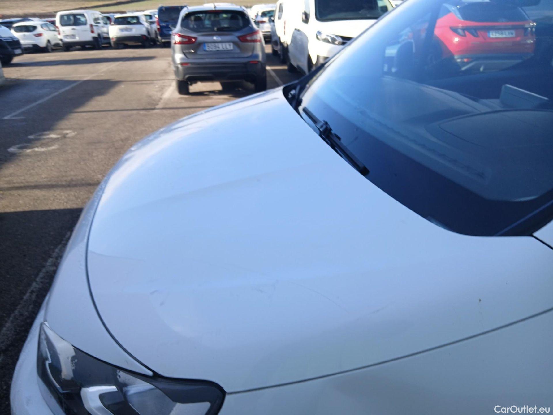  Citroen  Berlingo CITROEN  / 2018 / 4P / combi Talla M BlueHDi 100 S&S LIVE (IND) #6