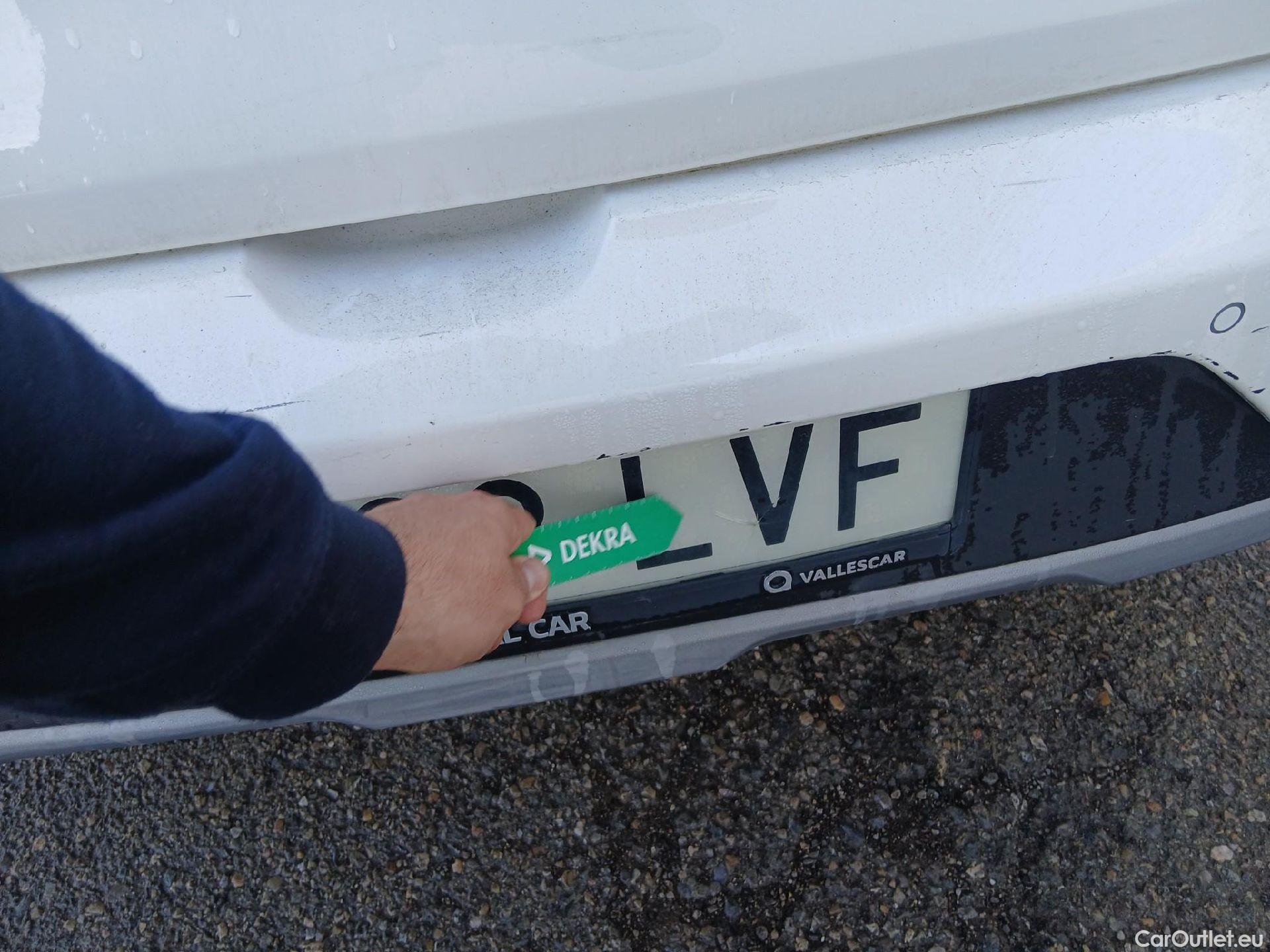  KIA  Niro KIA  / 2019 / 5P / crossover 1.6 GDi HEV 104kW (141CV) Drive #18