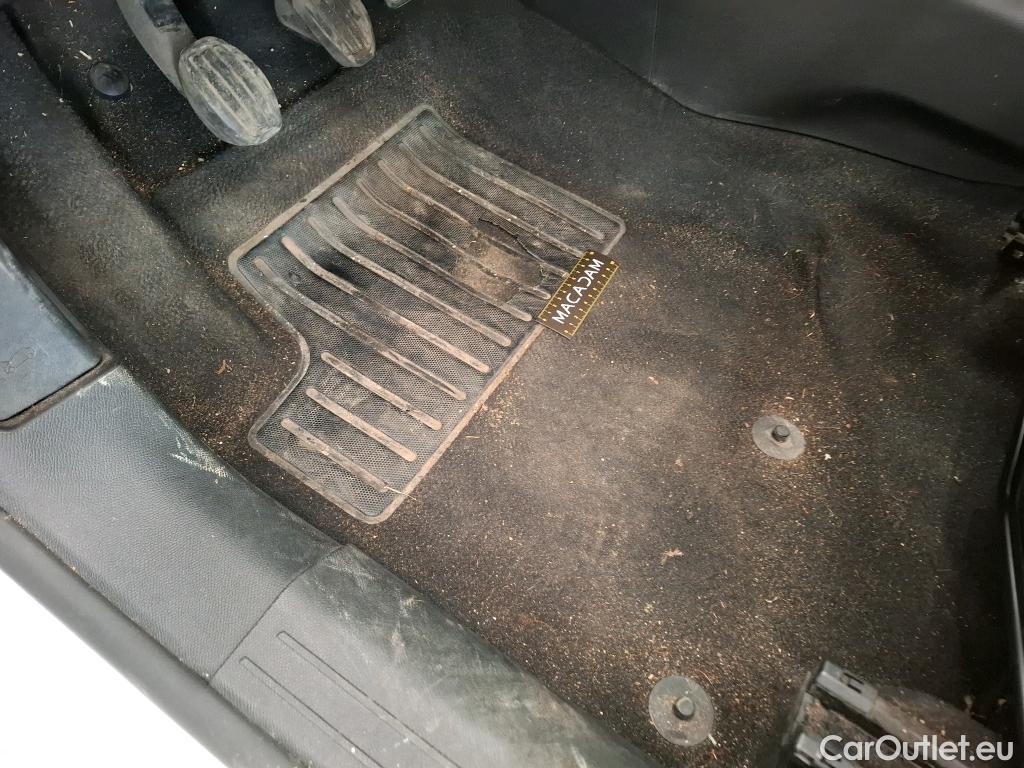  Peugeot  208  Premium 1.2 PureTech 75CV BVM5 E6d #1