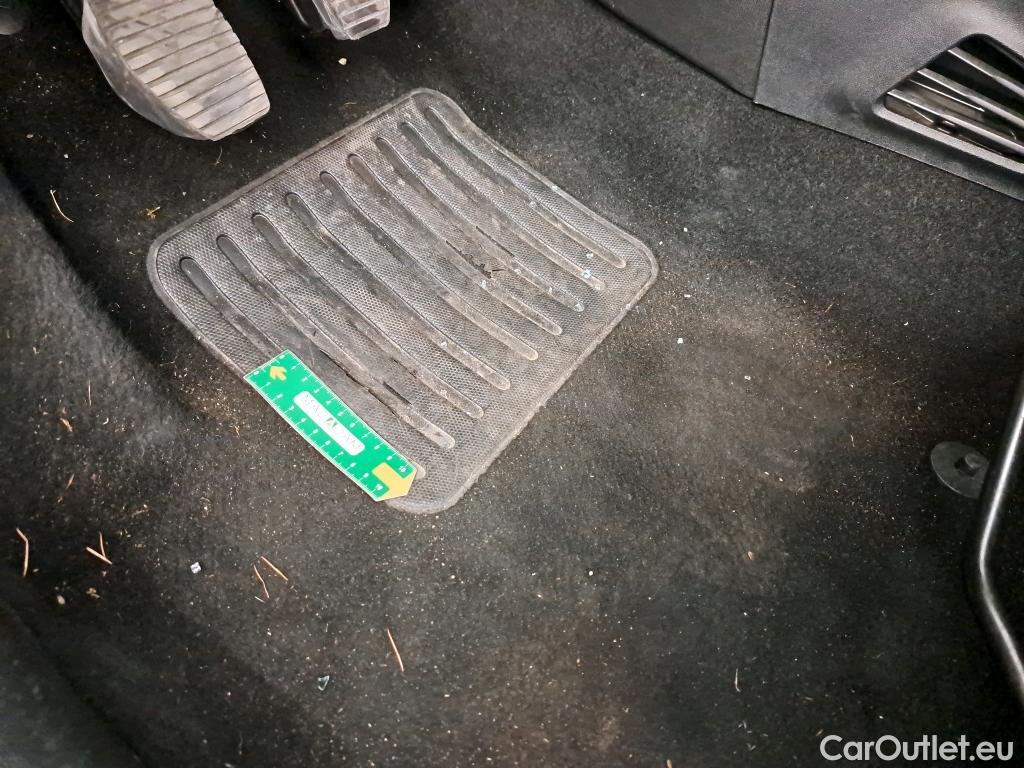  Peugeot  208  Active 1.6 HDi 75CV BVM5 E6 #24