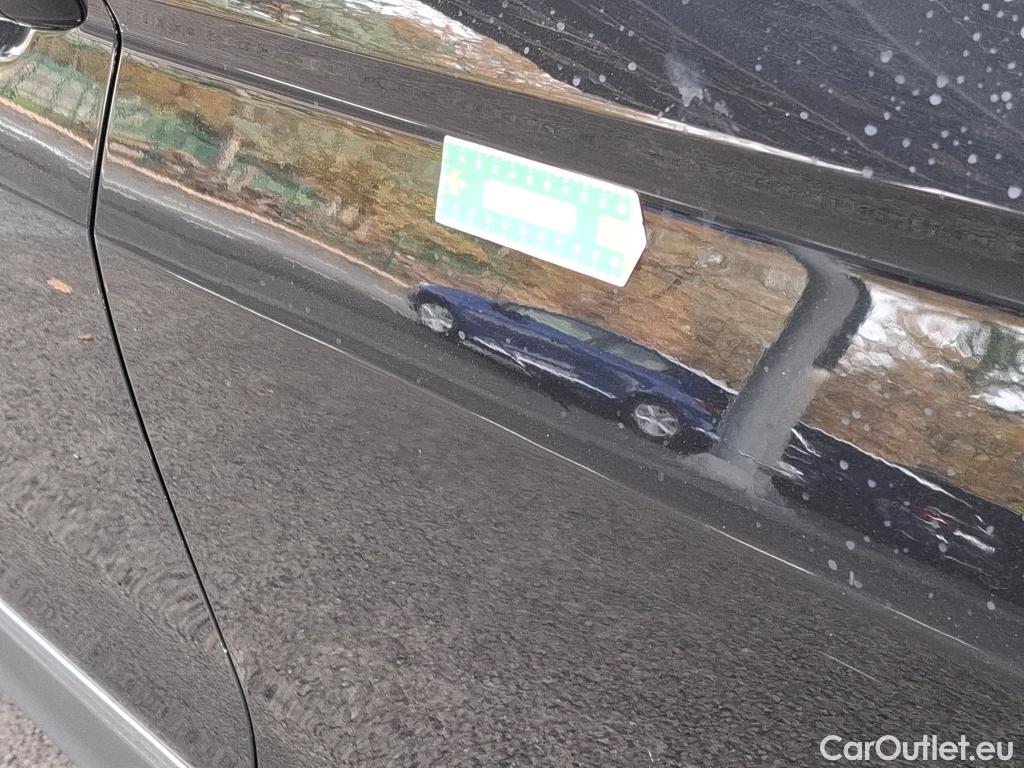  Volkswagen  Tiguan VOLKSWAGEN  / 2020 / 5P / SUV 2.0 TDI 150 DSG7 Elegance #3