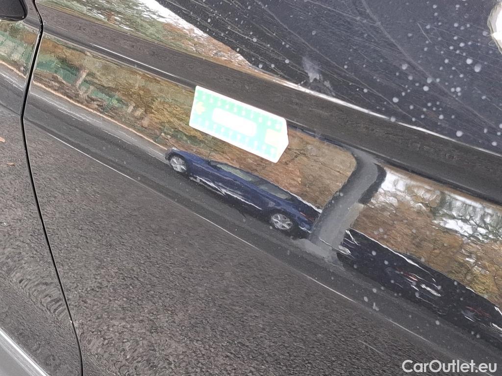  Volkswagen  Tiguan VOLKSWAGEN  / 2020 / 5P / SUV 2.0 TDI 150 DSG7 Elegance #4