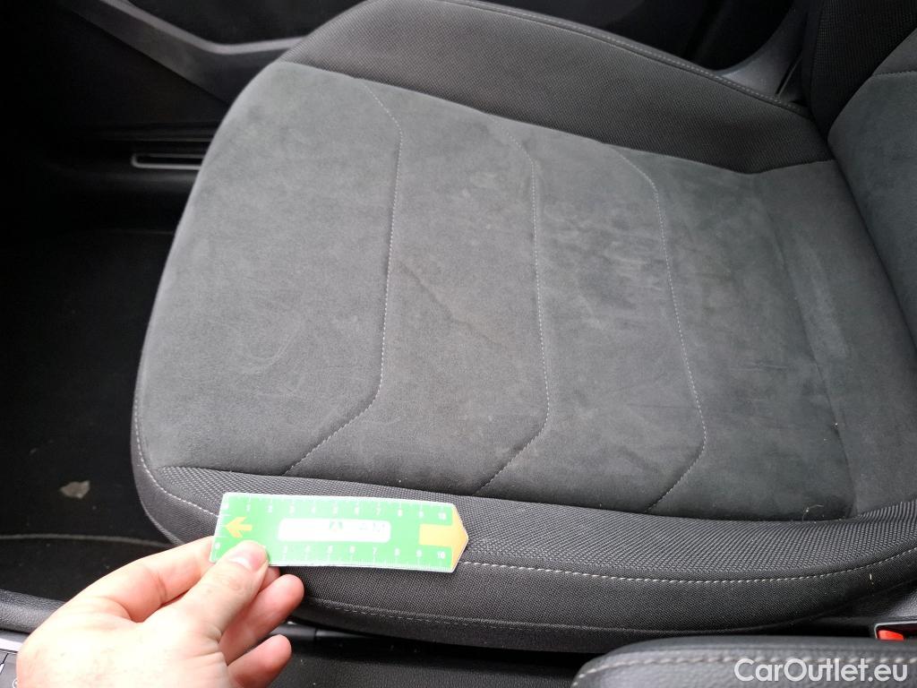  Volkswagen  Tiguan VOLKSWAGEN  / 2020 / 5P / SUV 2.0 TDI 150 DSG7 Elegance #17