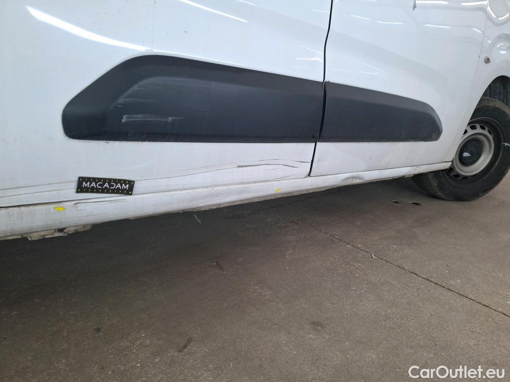  Opel  Combo OPEL  / 2018 / 4P / Fourgonnette 1.5 diesel 100chL1H1/stand CARGO PACK C #1