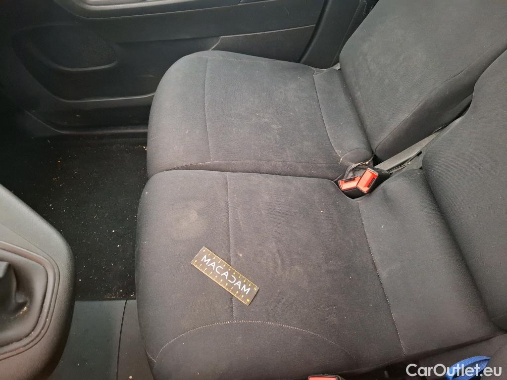  Opel  Combo OPEL  / 2018 / 4P / Fourgonnette 1.5 diesel 100chL1H1/stand CARGO PACK C #42