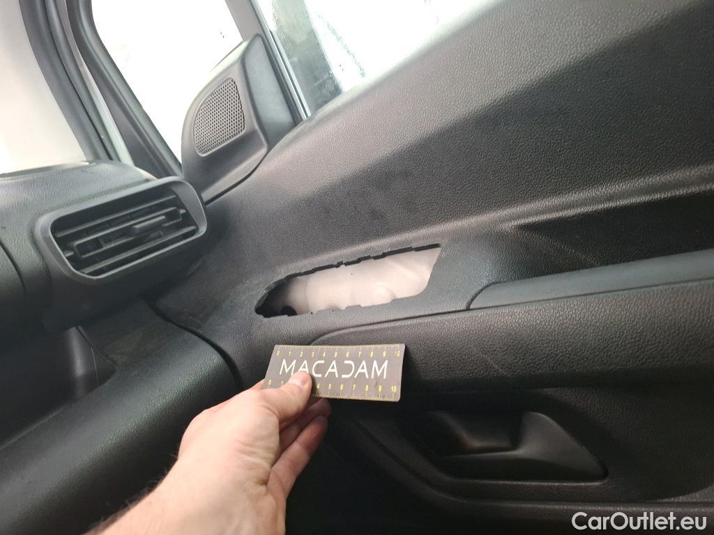  Opel  Combo OPEL  / 2018 / 4P / Fourgonnette 1.5 diesel 100chL1H1/stand CARGO PACK C #22