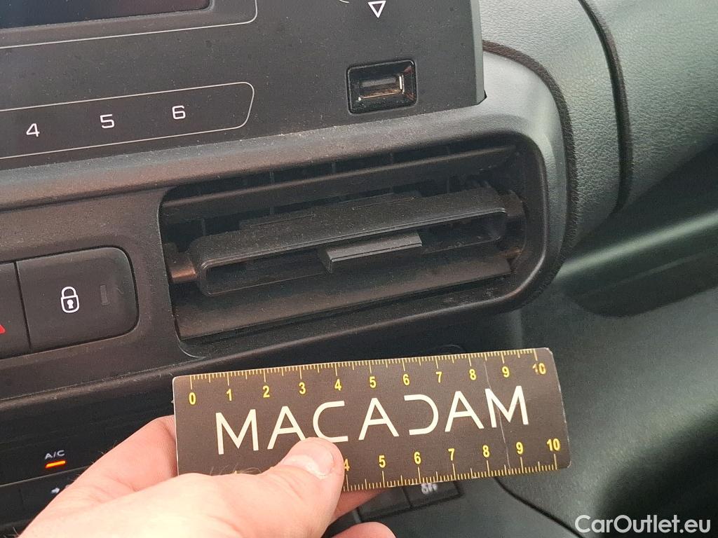  Opel  Combo OPEL  / 2018 / 4P / Fourgonnette 1.5 diesel 100chL1H1/stand CARGO PACK C #26