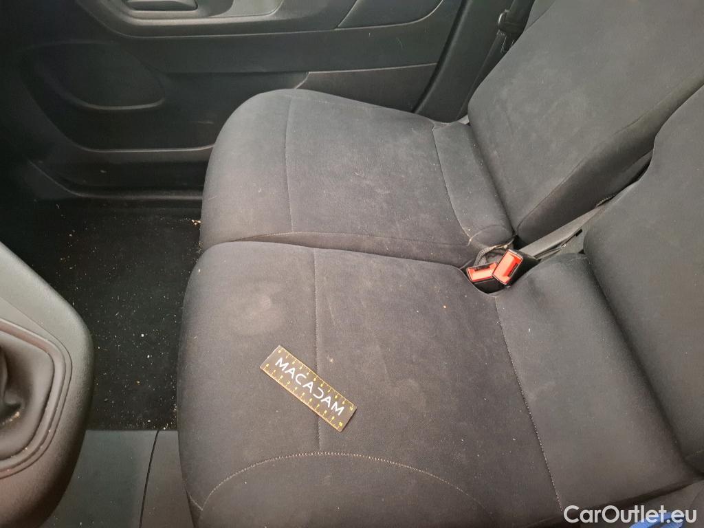  Opel  Combo OPEL  / 2018 / 4P / Fourgonnette 1.5 diesel 100chL1H1/stand CARGO PACK C #41