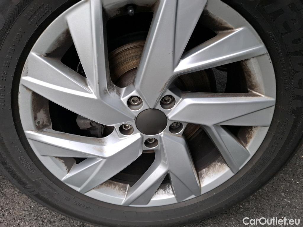  Volkswagen  Tiguan VOLKSWAGEN  / 2020 / 5P / SUV 2.0 TDI 150 DSG7 Elegance #19