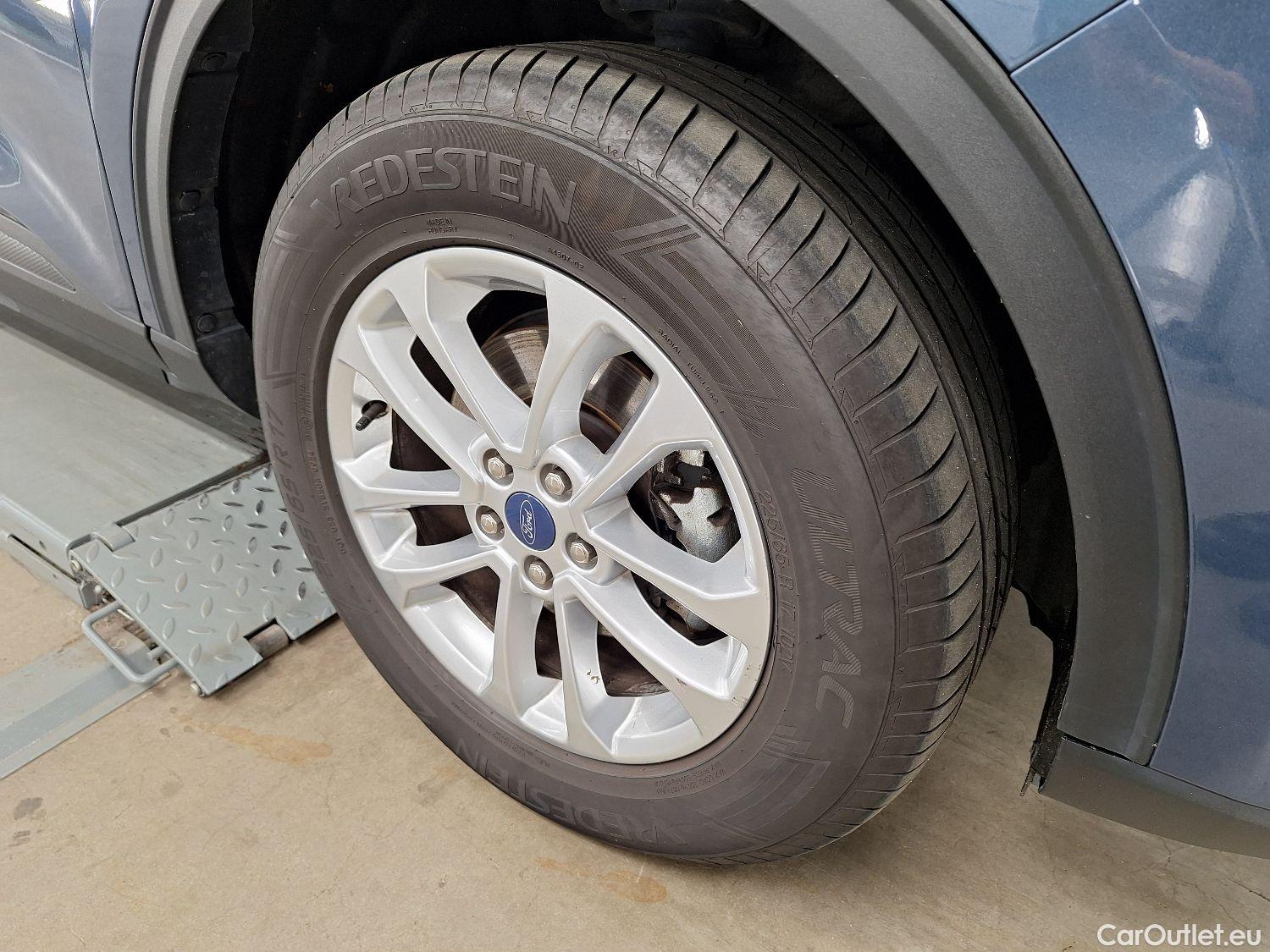  Ford  Kuga Ford,  '19 PHEV, Ford  2.5i PHEV Aut. 165kW Titanium 5d #24