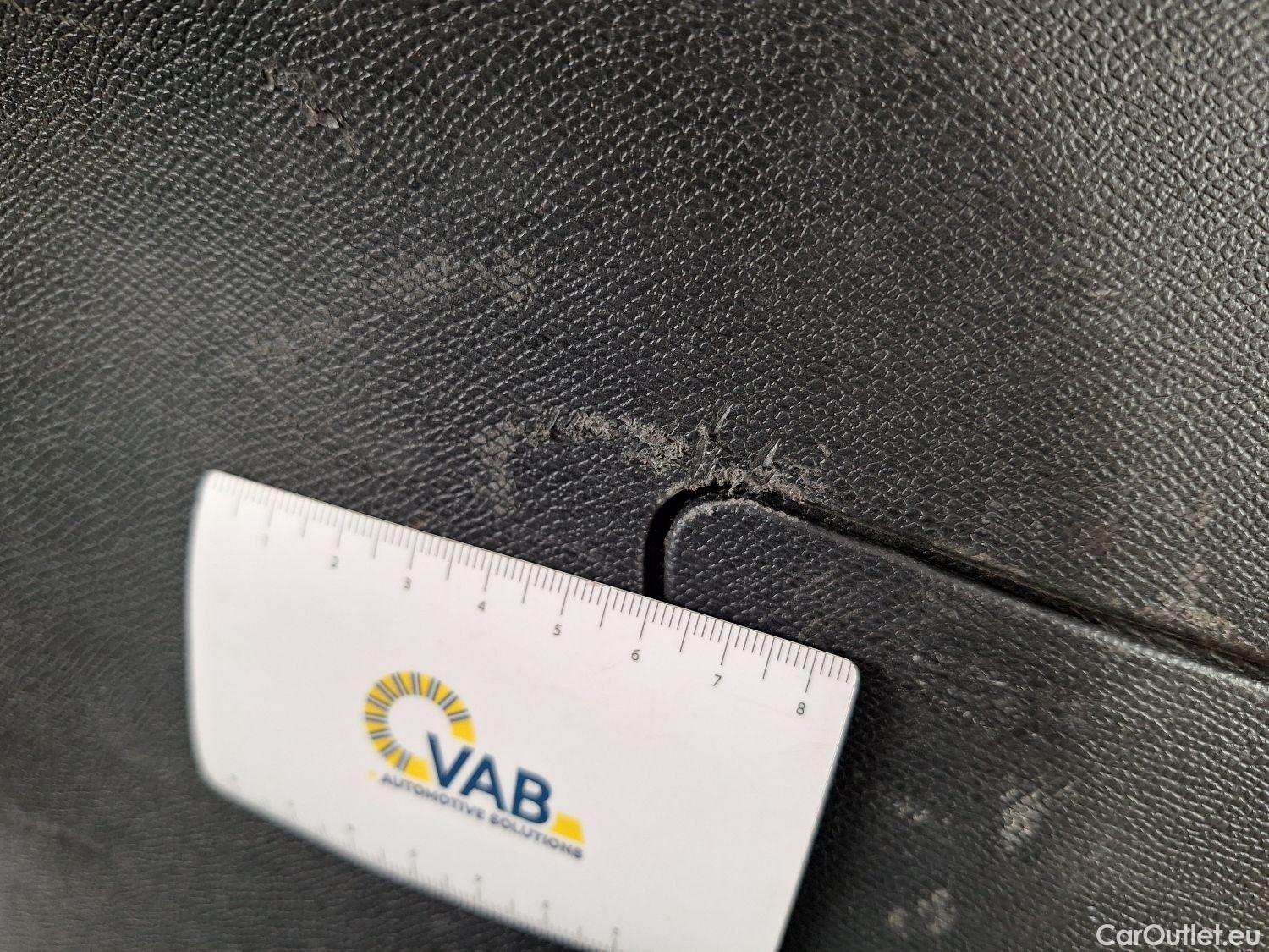  Peugeot  308 Peugeot,  SW FL'17, Peugeot  SW 1.5 BlueHDi 130 S&S EAT8 Allure 5d #44