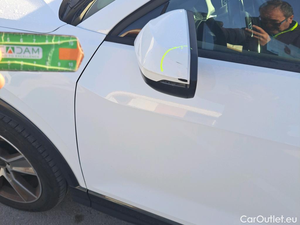  Audi  Q2 AUDI  / 2016 / 5P / todoterreno Design 35 TFSI 110kW (150CV) S tronic #25