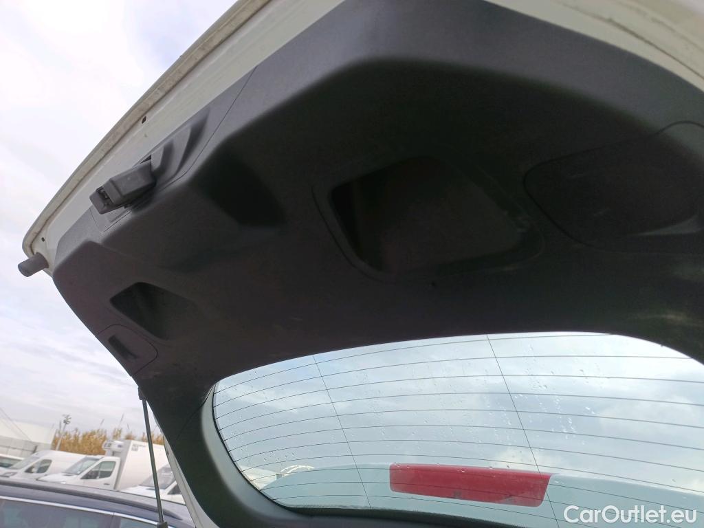  Ford  Fiesta FORD  / 2017 / 5P / berlina con portón 1.0 EcoBoost 70kW (95CV) Trend S/S 5p #11