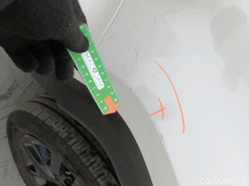  Jeep  Patriot JEEP Renegade / 2014 / 5P / todoterreno 2.0 Mjet 103kW (140CV) Night Eagle 4x4(SP) #23